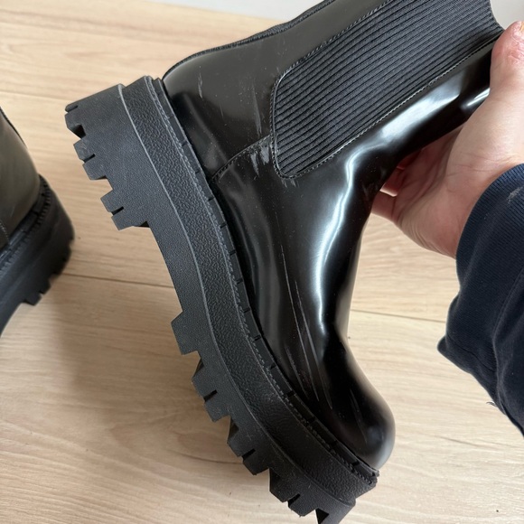 Zara Women's Black Track Sole Lugg Chelsea Boots Size 37 - Picture 4 of 10